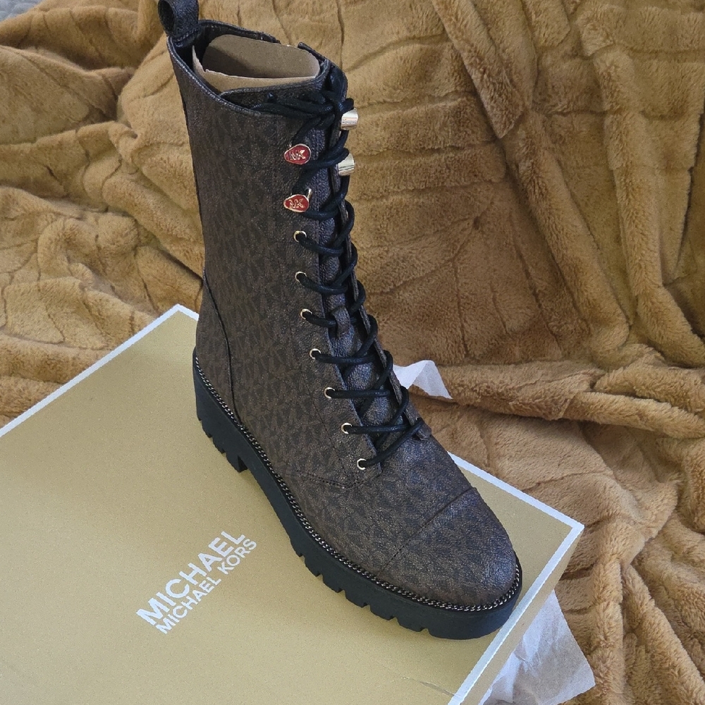 Michael Kors Bryce Dark Brown Lace-Up Boots